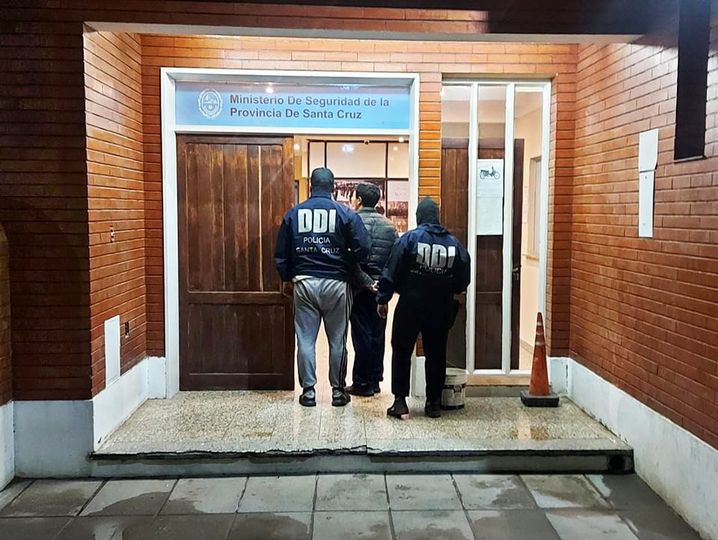 En allanamientos detuvimos a un hombre y recuperamos elementos robados