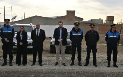 Izamiento de la Bandera Nacional en las dependencias policiales